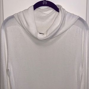 Like new! Emporio Armani cashmere blend sweater (size IT 42 = size US Mediim)